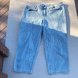 Blue Ankle Cropped Jeans with Two-Tone Design